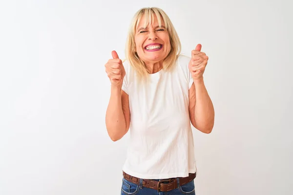 Donna Mezza Età Indossa Casual Shirt Piedi Sopra Isolato Sfondo — Foto Stock