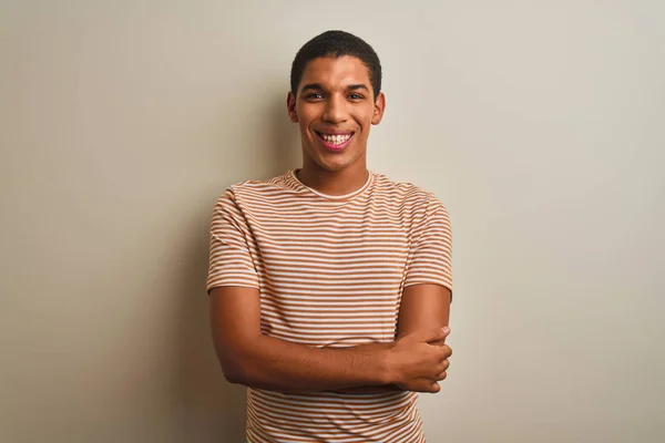 Homem Árabe Bonito Jovem Vestindo Shirt Listrada Sobre Fundo Branco — Fotografia de Stock