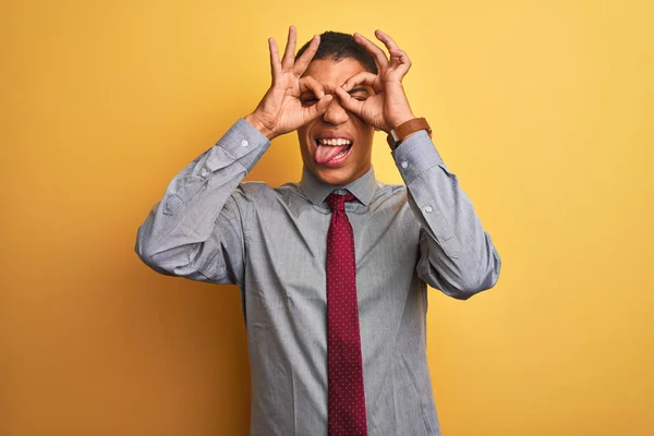 Junge Gut Aussehende Arabische Geschäftsmann Hemd Und Krawatte Über Isoliertem — Stockfoto