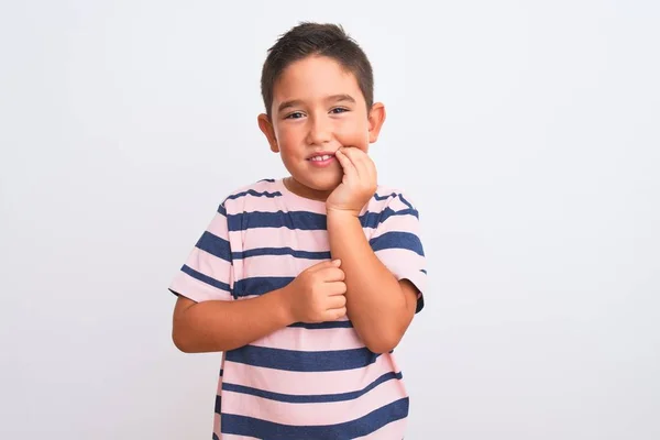 Schöner Kleiner Junge Lässigem Gestreiftem Shirt Der Vor Isoliertem Weißem — Stockfoto