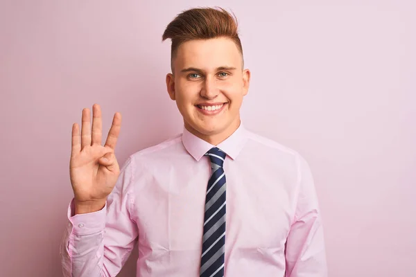 Jovem Empresário Bonito Vestindo Camisa Gravata Sobre Fundo Rosa Isolado — Fotografia de Stock