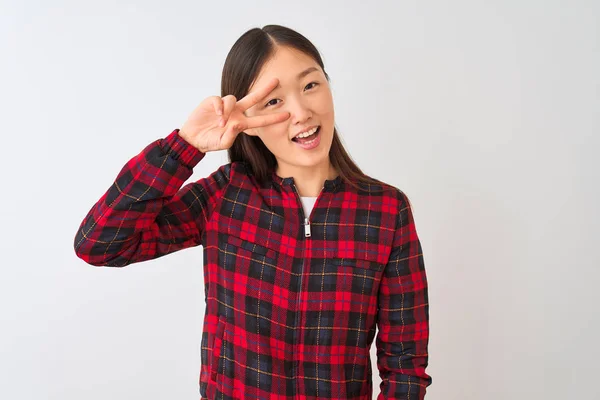 Jonge Chinese Vrouw Dragen Casual Jas Staan Geïsoleerde Witte Achtergrond — Stockfoto