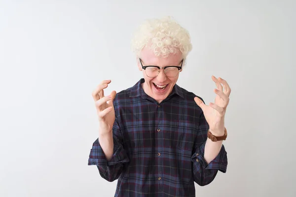 Ung Albino Blond Man Bär Casual Skjorta Och Glasögon Över — Stockfoto