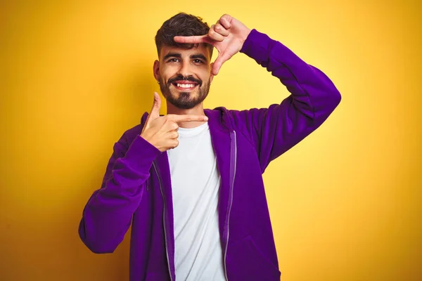 Young Man Tattoo Wearing Sport Purple Sweatshirt Isolated Yellow Background — Stock Photo, Image