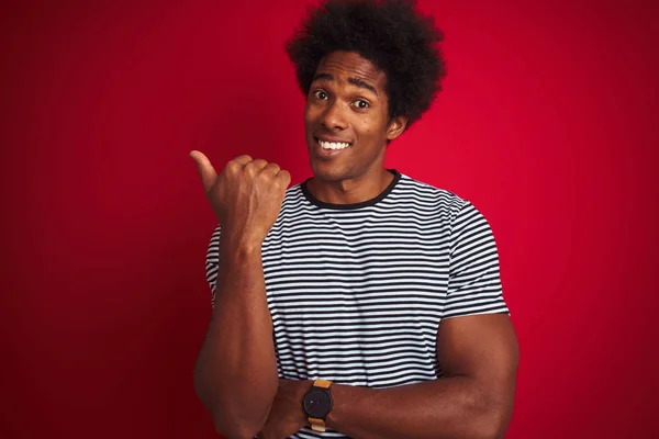 Jeune Homme Américain Aux Cheveux Afro Portant Shirt Rayé Marine — Photo