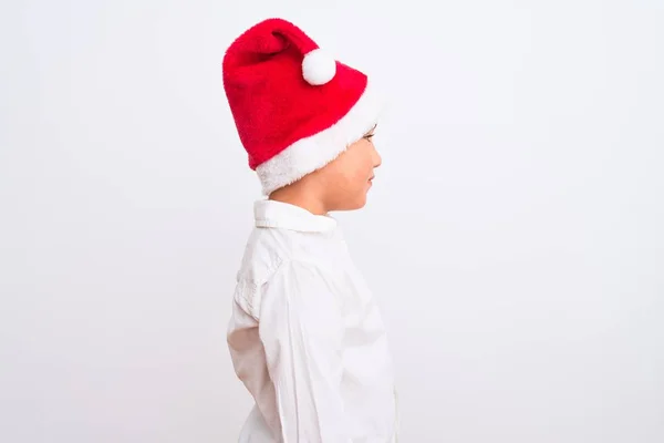 Mooie Jongen Draagt Kerstman Hoed Staan Geïsoleerde Witte Achtergrond Zoek — Stockfoto