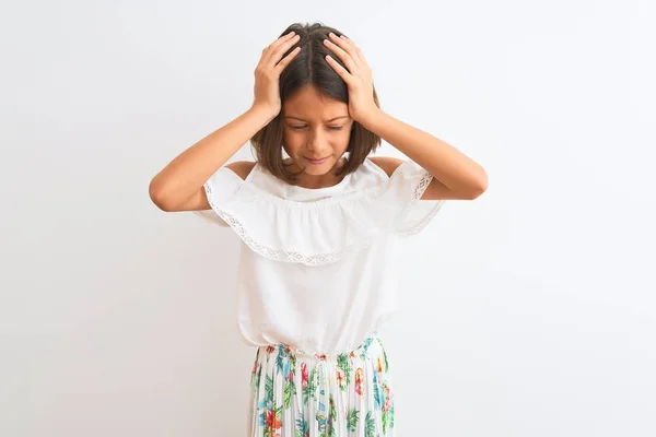 Jovem Menina Bonita Vestindo Vestido Casual Sobre Fundo Branco Isolado — Fotografia de Stock