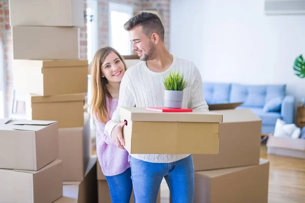 Young Beautiful Couple Love Moving New Home Holding Cardboard Boxes — Stock Photo, Image