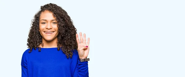 Joven Hermosa Mujer Con Pelo Rizado Usando Suéter Invierno Mostrando — Foto de Stock