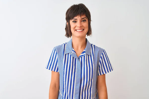 Mujer Hermosa Joven Con Camisa Rayas Azules Pie Sobre Fondo — Foto de Stock