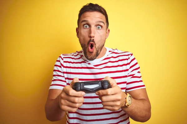 Young Handsome Man Playing Video Games Using Joystick Game Pad — Stock Photo, Image