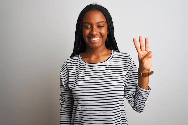 Jovem Afro Americana Vestindo Camiseta Listrada Sobre Fundo Branco Isolado — Fotografia de Stock