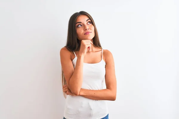Mulher Bonita Nova Vestindo Shirt Casual Sobre Fundo Branco Isolado — Fotografia de Stock