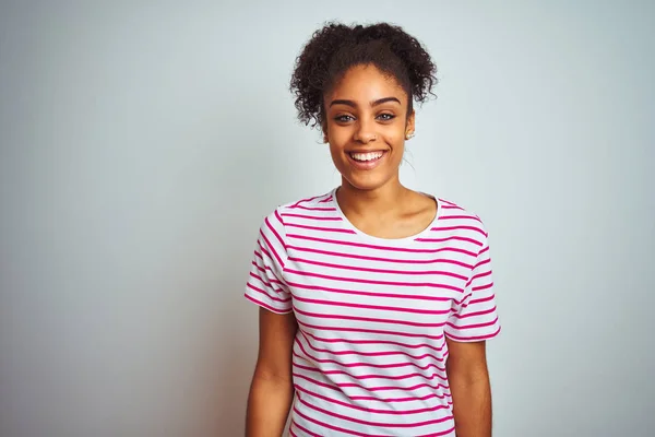 Mujer Afroamericana Que Usa Una Camiseta Rayas Rosas Casuales Sobre —  Fotos de Stock