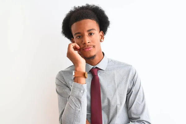 Giovane Uomo Affari Afroamericano Indossa Cravatta Piedi Sopra Isolato Sfondo — Foto Stock
