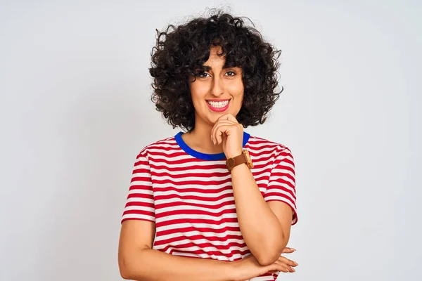 Ung Arabiska Kvinna Med Lockigt Hår Bär Randig Shirt Över — Stockfoto