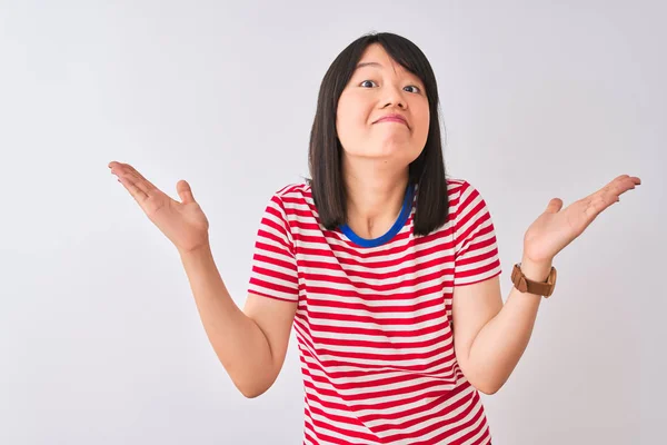 Jeune Belle Femme Chinoise Portant Shirt Rayures Rouges Sur Fond — Photo