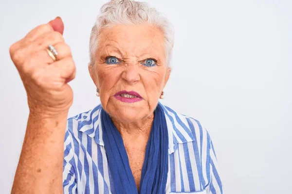 Starší Šedovlasá Žena Modrém Pruhovaném Tričku Stojící Nad Izolovaným Bílým — Stock fotografie
