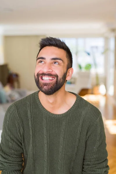 Handsome man smiling cheerful with a big smile on face showing t — Stock Photo, Image