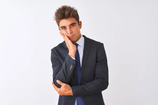 Junger Gutaussehender Geschäftsmann Anzug Der Vor Isoliertem Weißen Hintergrund Steht — Stockfoto