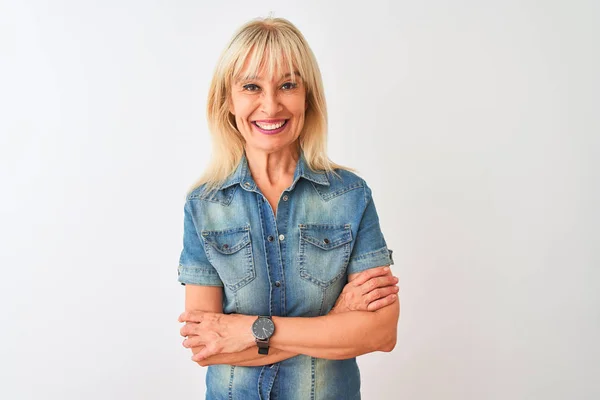 Mujer Mediana Edad Con Camisa Vaquera Casual Pie Sobre Fondo —  Fotos de Stock