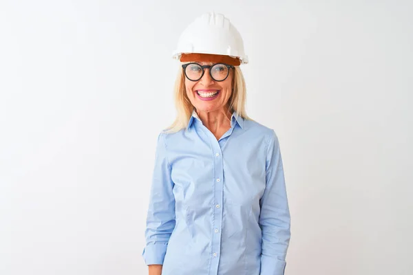 Архитектор Средних Лет Женщина Очках Шлеме Изолированном Белом Фоне Счастливой — стоковое фото