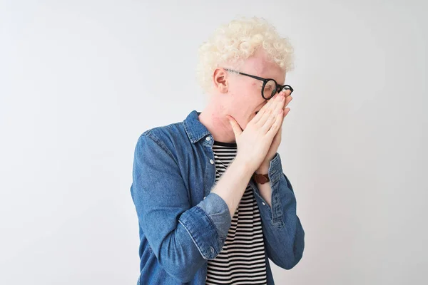 Ung Albino Blond Man Bär Denim Skjorta Och Glasögon Över — Stockfoto