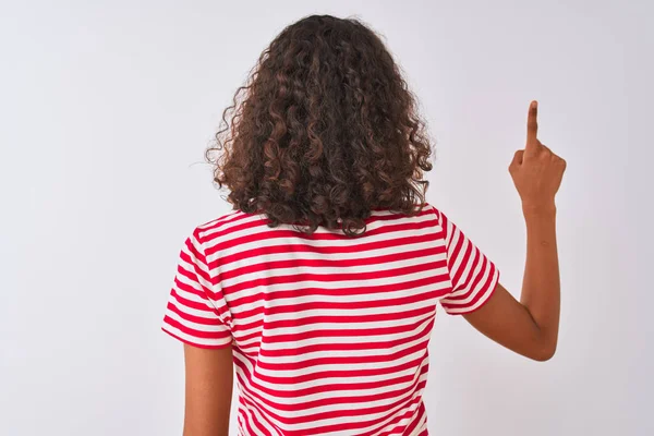 Jonge Braziliaanse Vrouw Draagt Rood Gestreepte Shirt Staan Geïsoleerde Witte — Stockfoto