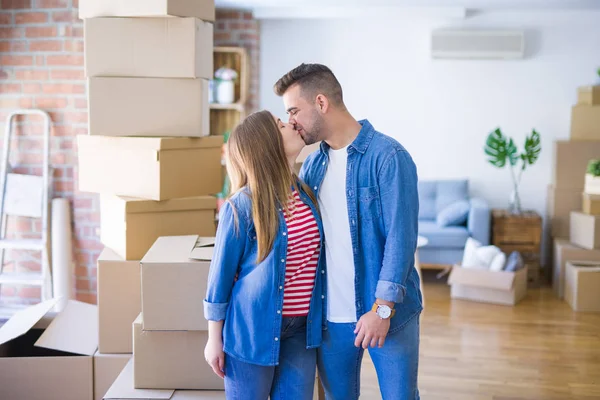 Young Beautiful Couple Love Moving New Home Very Happy Cheerful — Stock Photo, Image