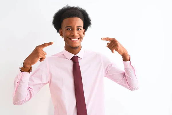 Junger Afrikanisch Amerikanischer Geschäftsmann Mit Krawatte Der Vor Isoliertem Weißem — Stockfoto