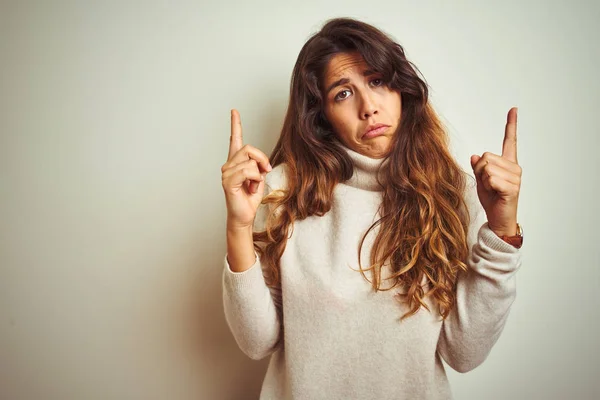 Junge Schöne Frau Winterpullover Steht Über Weißem Isoliertem Hintergrund Und — Stockfoto