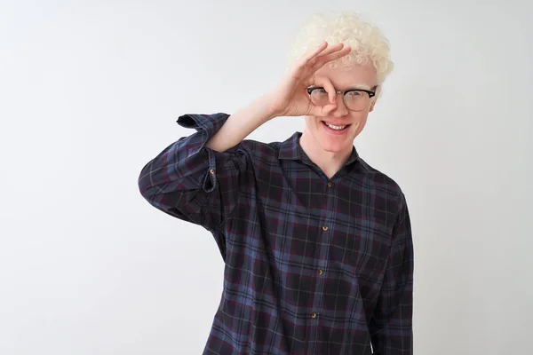 Ung Albino Blond Man Bär Casual Skjorta Och Glasögon Över — Stockfoto