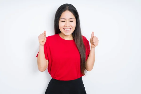 Schöne Brünette Frau Rotem Shirt Über Isoliertem Hintergrund Aufgeregt Für — Stockfoto