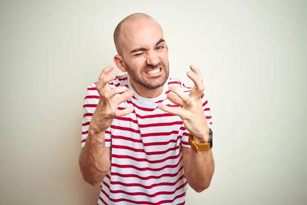 Junger Glatzköpfiger Mann Mit Bart Trägt Lässig Gestreiftes Rotes Shirt — Stockfoto