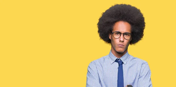 Fiatal Afro Amerikai Üzleti Ember Visel Szemüveget Szkeptikus Ideges Rosszalló — Stock Fotó