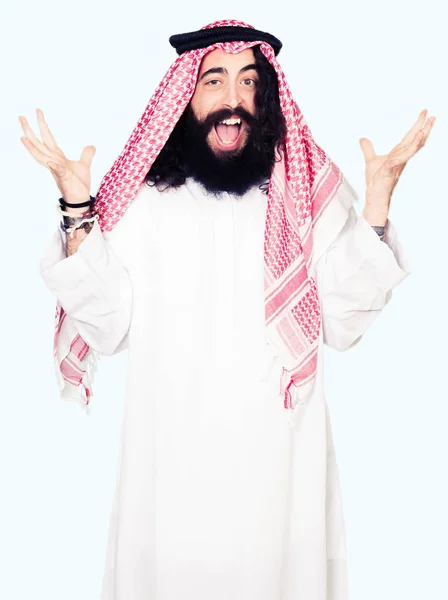 Homem Negócios Árabe Com Cabelos Longos Vestindo Tradicional Cachecol Keffiyeh — Fotografia de Stock