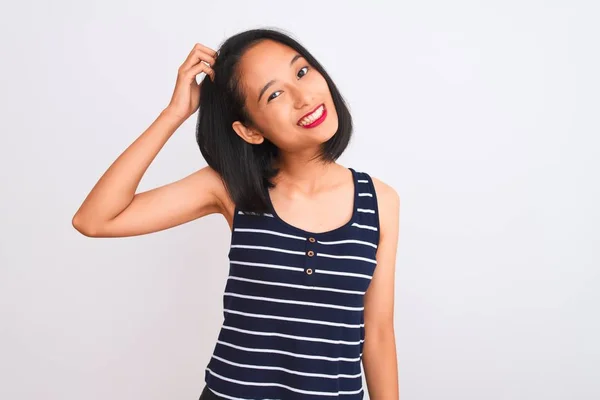 Jonge Chinese Vrouw Met Gestreept Shirt Geïsoleerde Witte Achtergrond Verwart — Stockfoto