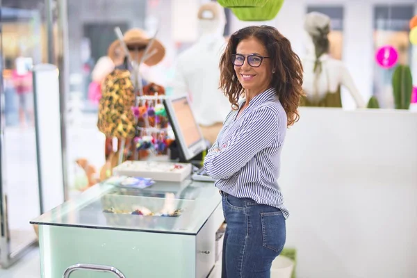 Middelbare Leeftijd Mooie Kleding Winkel Eigenaar Vrouw Glimlachend Gelukkig Vol — Stockfoto