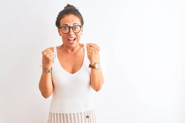 Mulher Meia Idade Vestindo Shirt Casual Óculos Sobre Fundo Branco — Fotografia de Stock