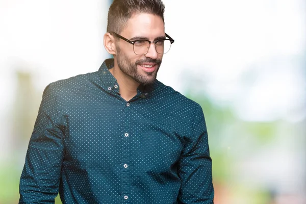 Junger Gutaussehender Geschäftsmann Mit Brille Vor Isoliertem Hintergrund Der Mit — Stockfoto