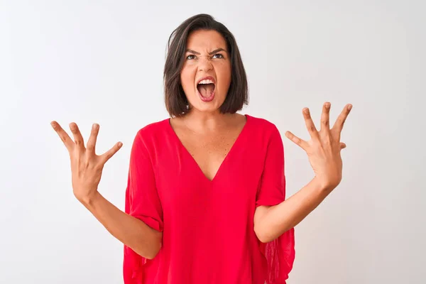 Jonge Mooie Vrouw Draagt Rode Shirt Staan Geïsoleerde Witte Achtergrond — Stockfoto