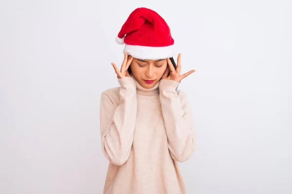Молодая Красивая Китайская Женщина Носит Рождество Санта Шляпу Изолированном Белом — стоковое фото