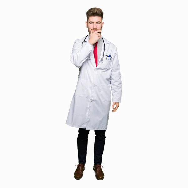 Young Handsome Doctor Man Wearing Medical Coat Looking Confident Camera — Stock Photo, Image