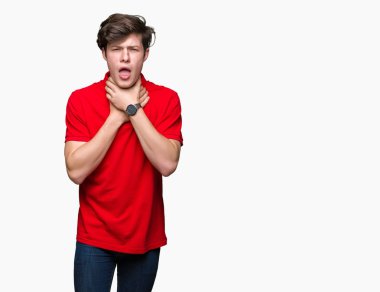 Üzerinde kırmızı t-shirt giyen genç yakışıklı adam arka plan bağırarak izole ve çünkü boğmak acı kendi ellerimle öldürürüm. Sağlık sorunu. Yaralarından ve intihar kavramı.