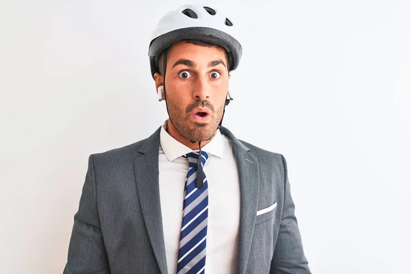 잘생긴 사업가 자전거 과외진 배경에 이어폰은 두려움 과놀라움 두려움 흥분된 — 스톡 사진
