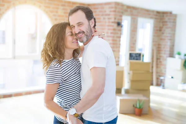 Couple Personnes Âgées Moyen Âge Déménageant Dans Une Nouvelle Maison — Photo