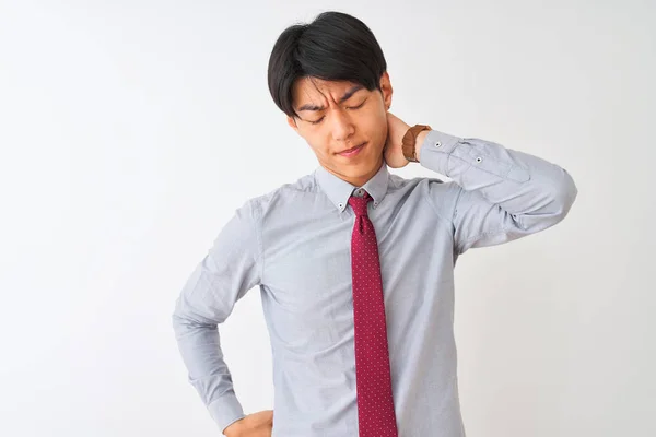 Hombre Negocios Chino Con Elegante Corbata Pie Sobre Fondo Blanco — Foto de Stock