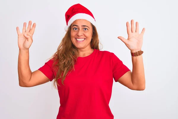 Mulher Madura Meia Idade Usando Chapéu Natal Sobre Fundo Isolado — Fotografia de Stock