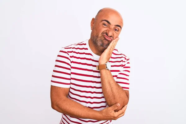 Homem Bonito Meia Idade Vestindo Listrado Shirt Sobre Isolado Fundo — Fotografia de Stock