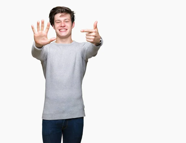 Joven Hombre Guapo Con Suéter Invierno Sobre Fondo Aislado Mostrando — Foto de Stock